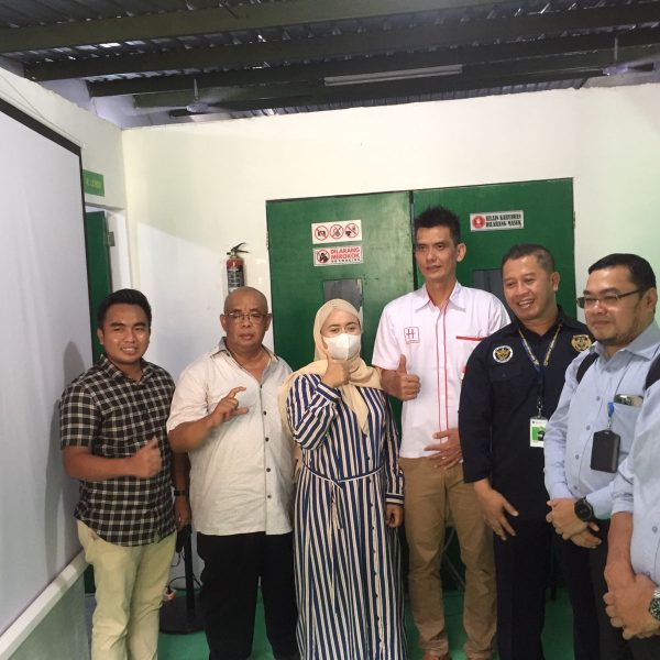 KUNJUNGAN Pembina Tk.I IVbkepala Subdirektorat Perizinan dan Fasilitas Cukai ke Sarana Produksi CV HALONA 2